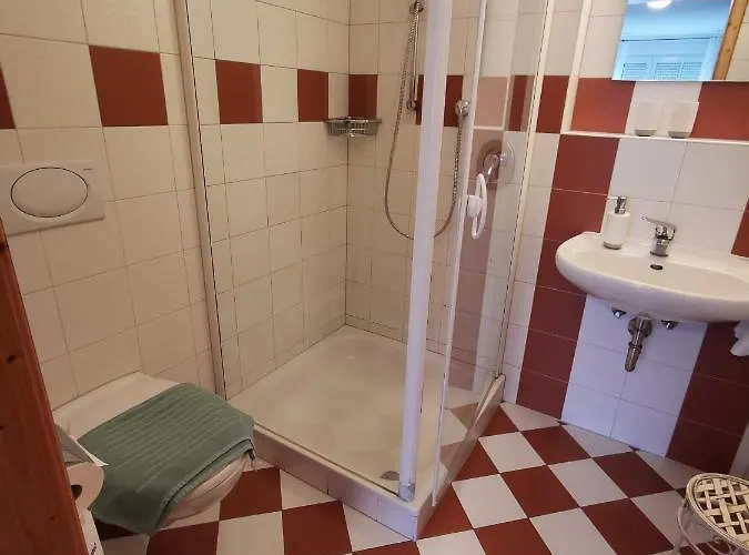 Konukevi Sankt Urban 4*